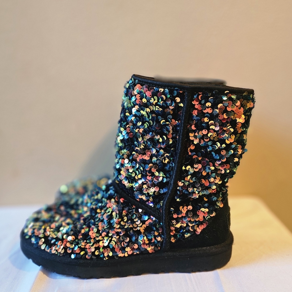 UGG boots - Picture 2 of 11